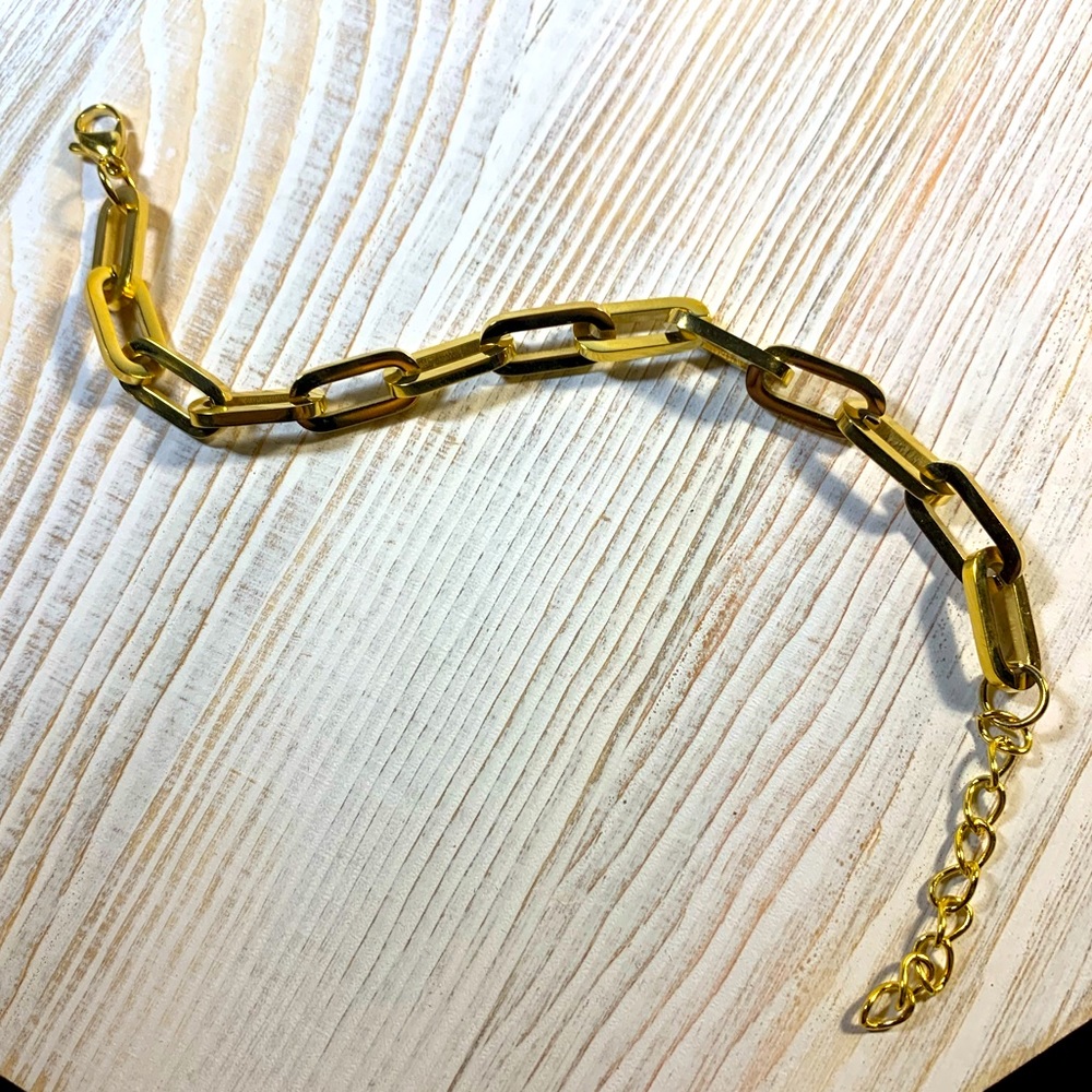 “Carrie” Gold Link Bracelet